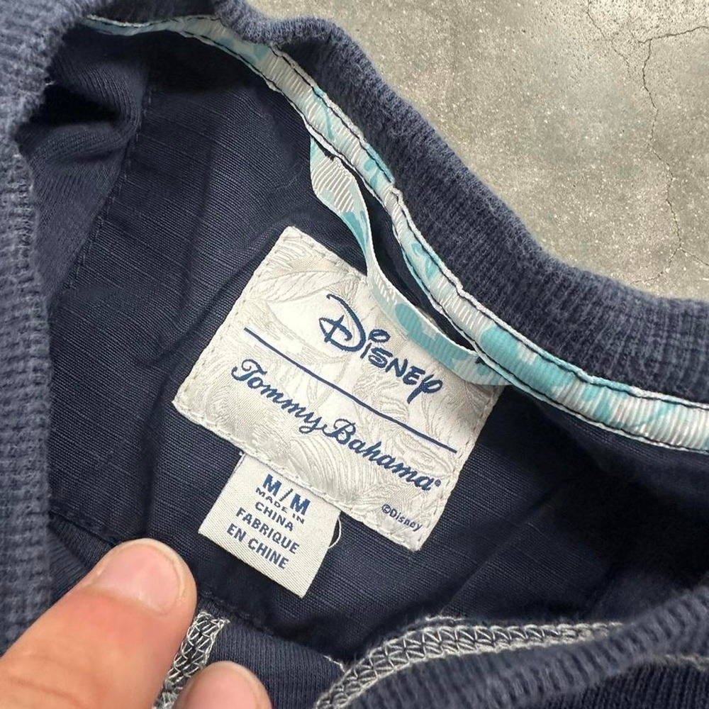 Tommy Bahama x Disney navy blue long sleeve shirt with floral mickey design Sz M - Picture 3 of 5